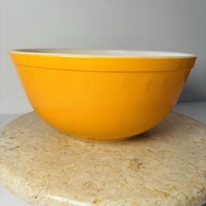 Vintage Pyrex #403 Bright Citrus Orange‎ Nesting Mixing Bowl Ovenware 2.5 quarts